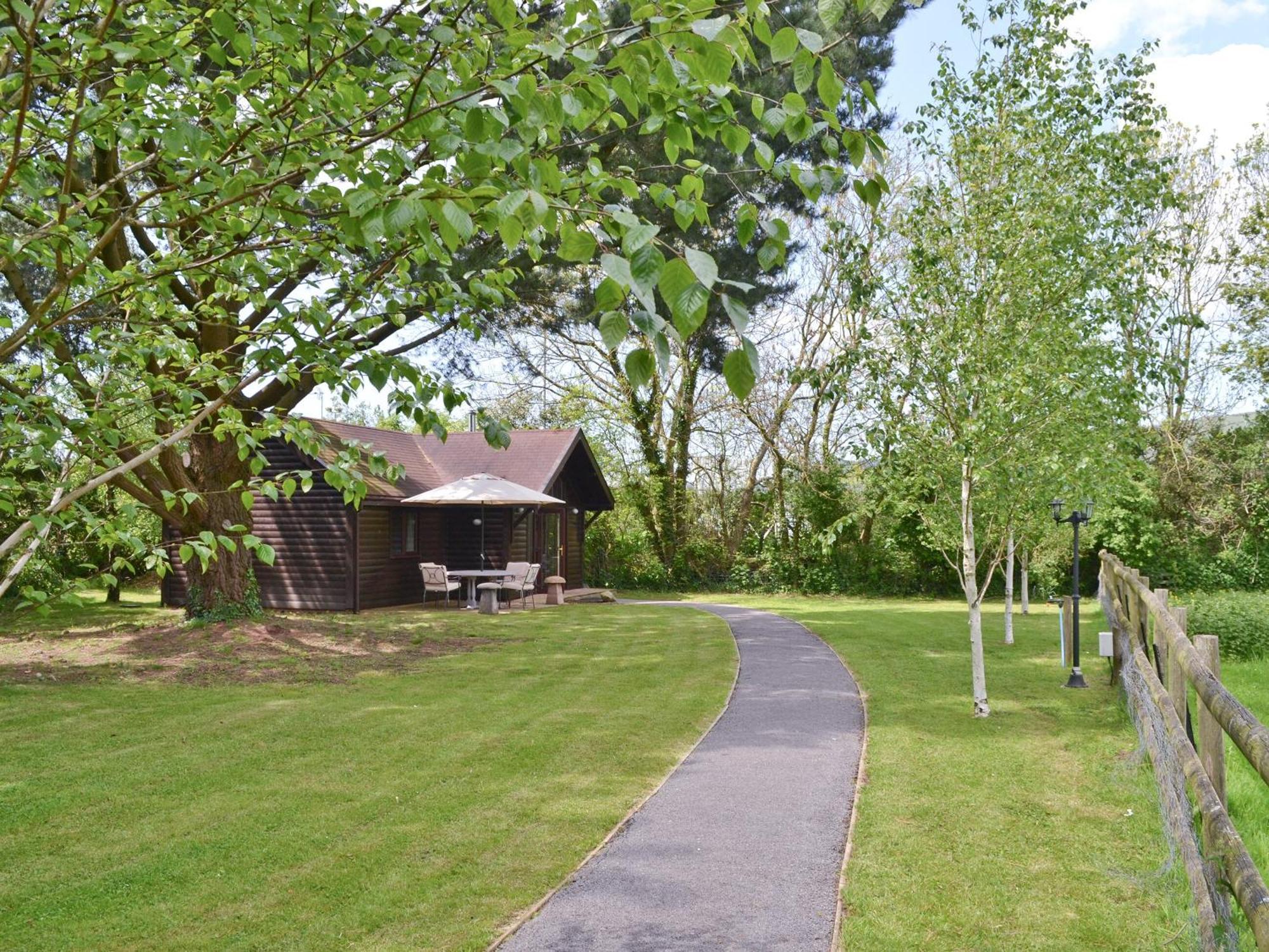 Strawberry Lodge Cheddar Exterior foto